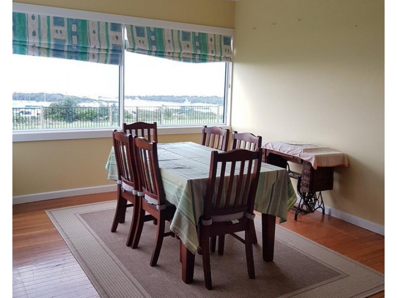 23 Seaview Parade, Kalimna VIC 3909