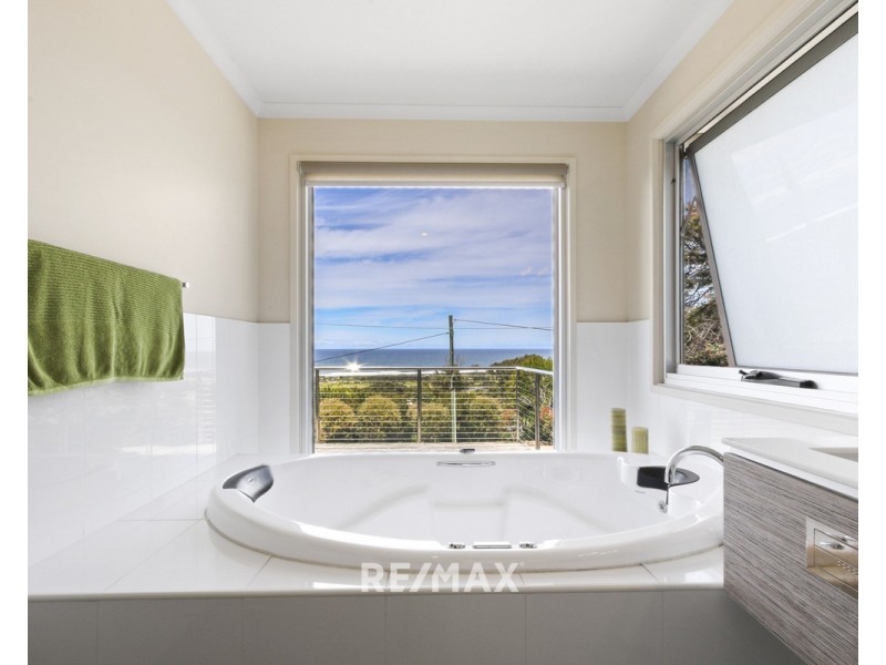 26 Gay Street, Lakes Entrance VIC 3909