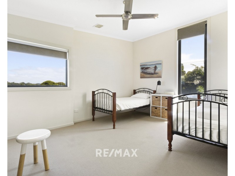 46 Nautilus Way, Lakes Entrance VIC 3909