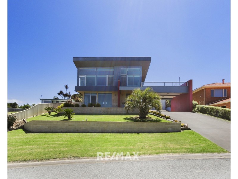 46 Nautilus Way, Lakes Entrance VIC 3909