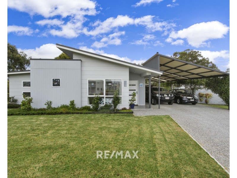 12D Lands End Grove, Metung VIC 3904