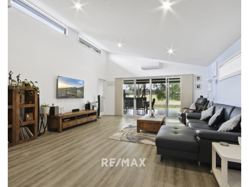 12D Lands End Grove, Metung VIC 3904