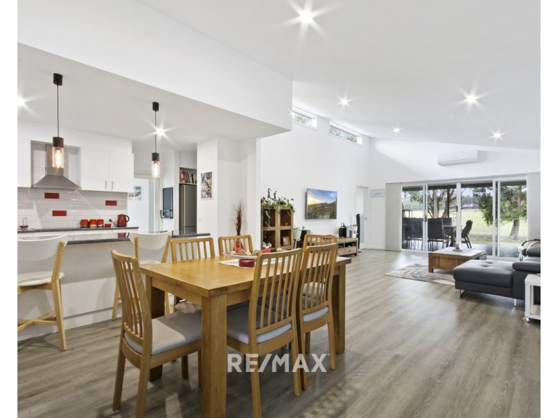 12D Lands End Grove, Metung VIC 3904
