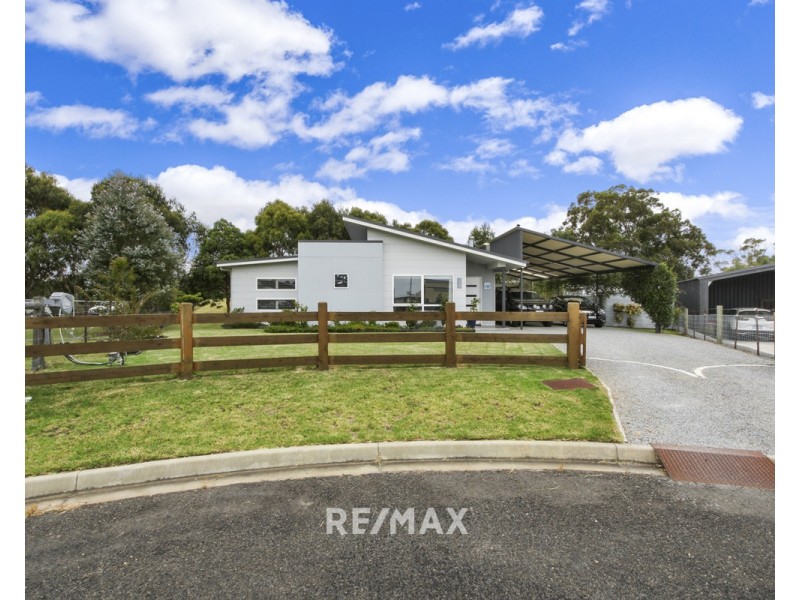 12D Lands End Grove, Metung VIC 3904