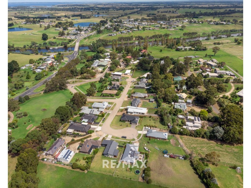 22 Redenbach Court, Swan Reach VIC 3903