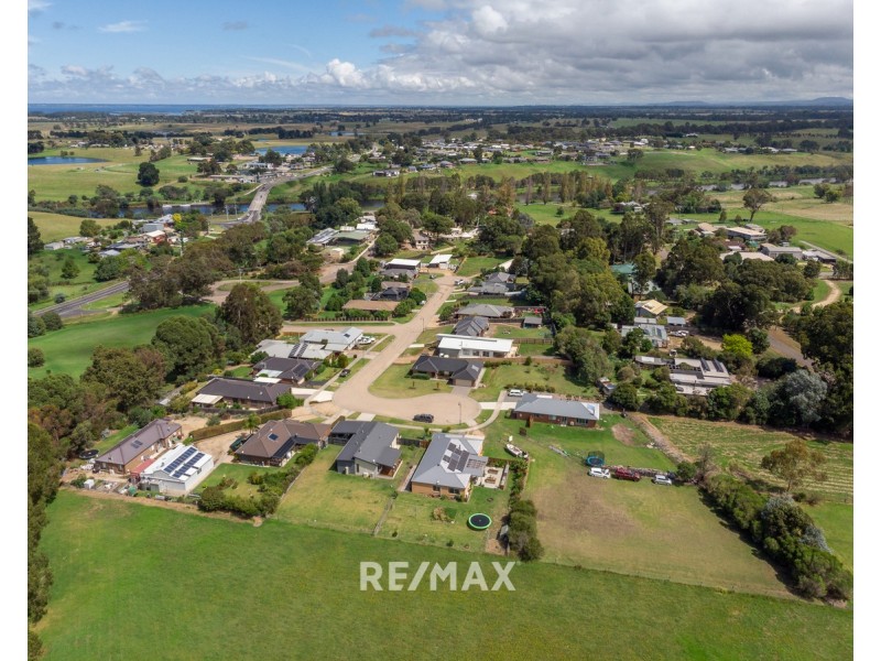 22 Redenbach Court, Swan Reach VIC 3903