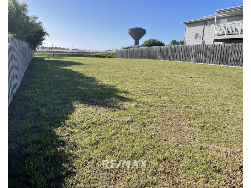 10 Albatross Road, Kalimna VIC 3909