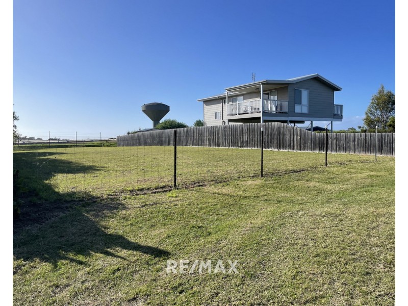 10 Albatross Road, Kalimna VIC 3909
