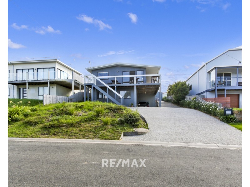 17 Cross Street, Lake Tyers Beach VIC 3909