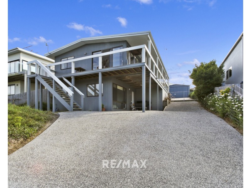 17 Cross Street, Lake Tyers Beach VIC 3909