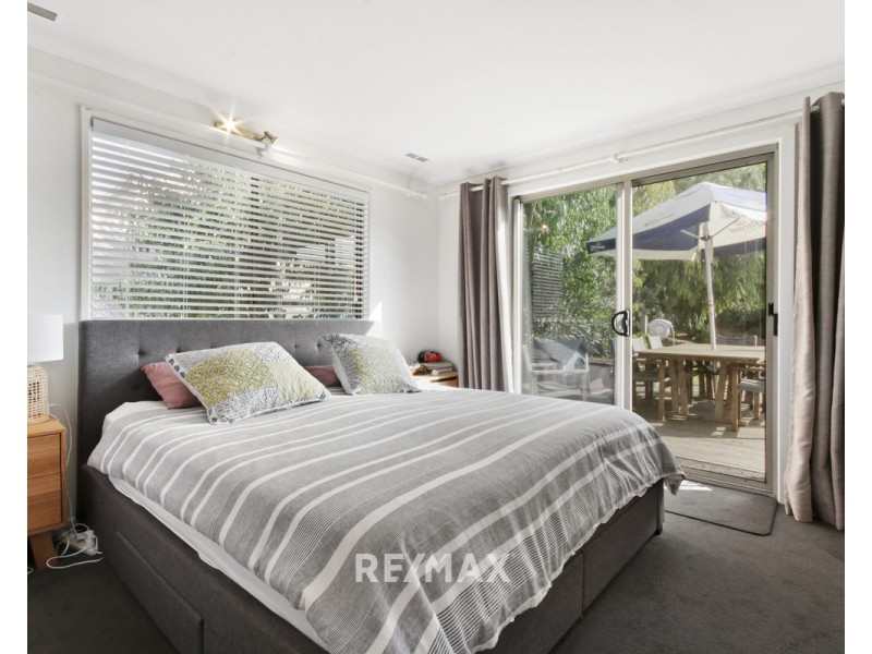 17 Cross Street, Lake Tyers Beach VIC 3909