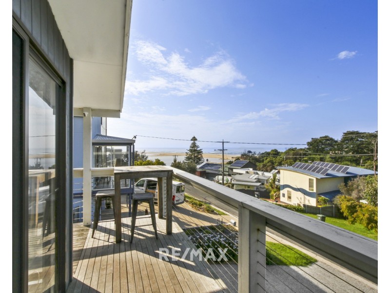 17 Cross Street, Lake Tyers Beach VIC 3909