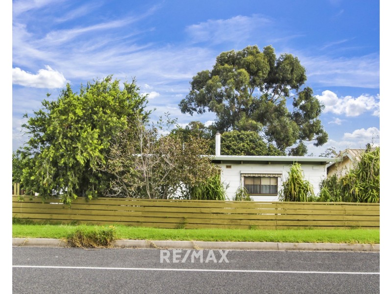 63 Capes Road, Lakes Entrance VIC 3909