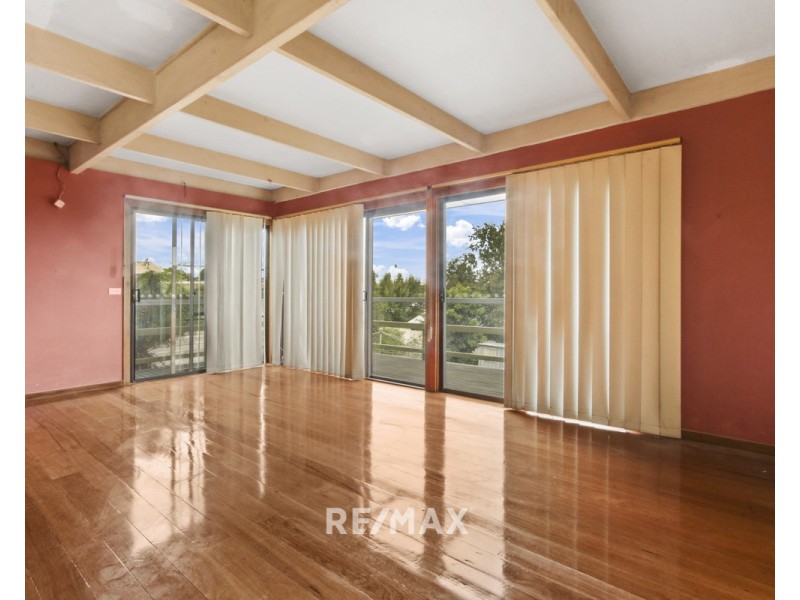 63 Capes Road, Lakes Entrance VIC 3909