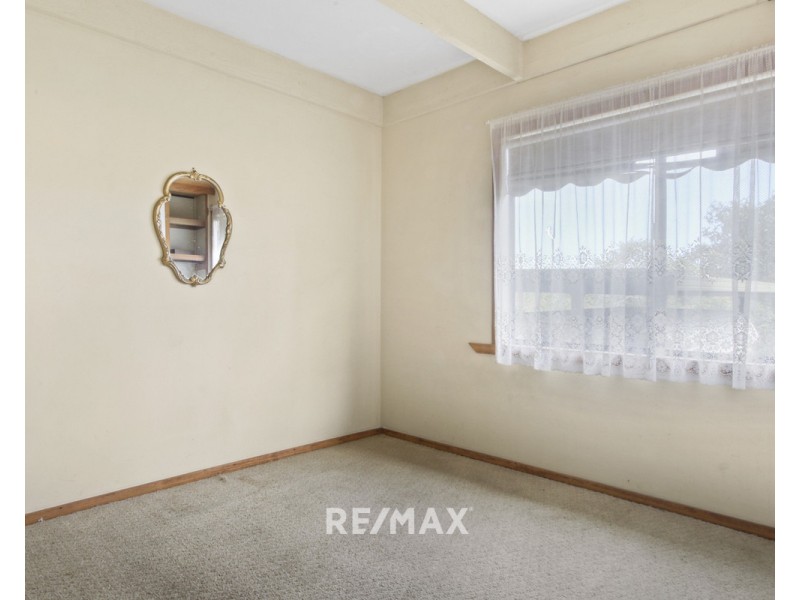 63 Capes Road, Lakes Entrance VIC 3909