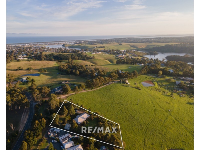 2 Blairs Road, Lakes Entrance VIC 3909