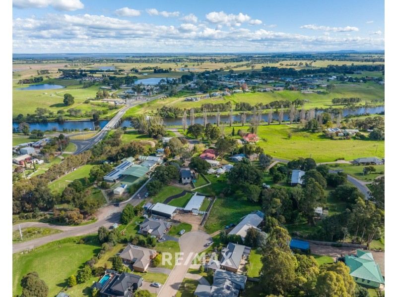 12 Redenbach Court, Swan Reach VIC 3903