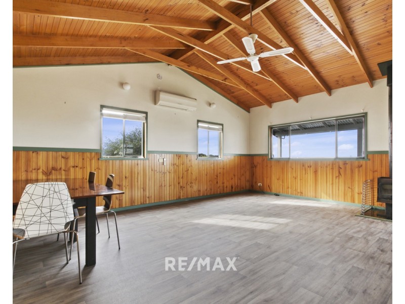 19 Outlook Avenue, Lakes Entrance VIC 3909