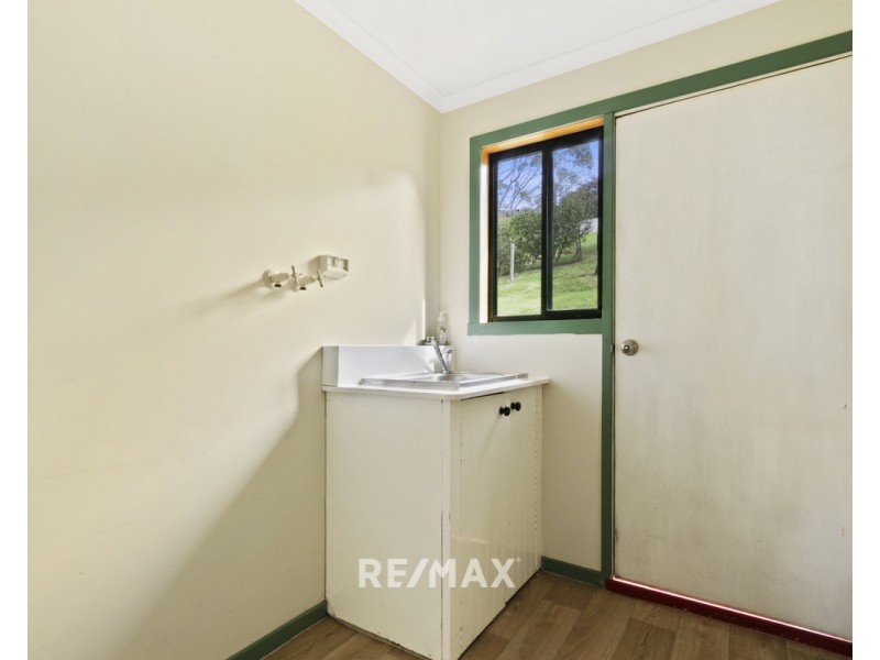 19 Outlook Avenue, Lakes Entrance VIC 3909