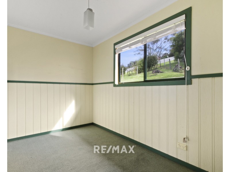 19 Outlook Avenue, Lakes Entrance VIC 3909