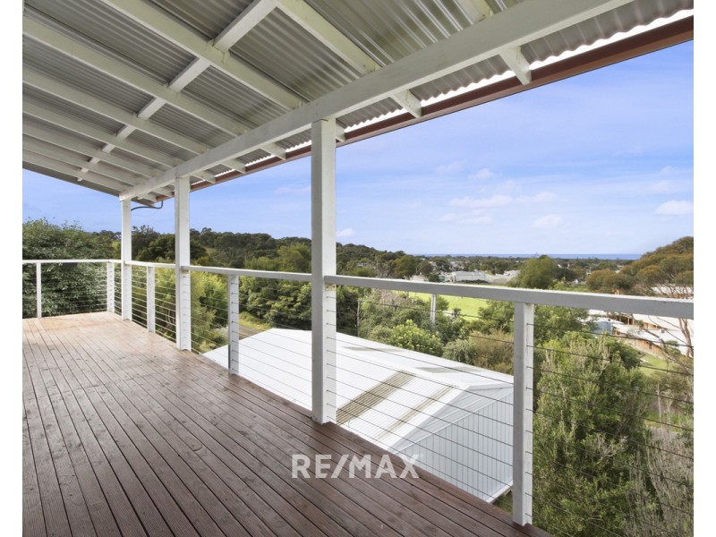 19 Outlook Avenue, Lakes Entrance VIC 3909