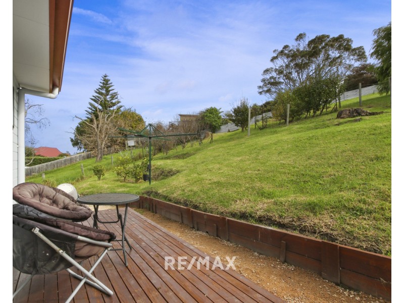 19 Outlook Avenue, Lakes Entrance VIC 3909