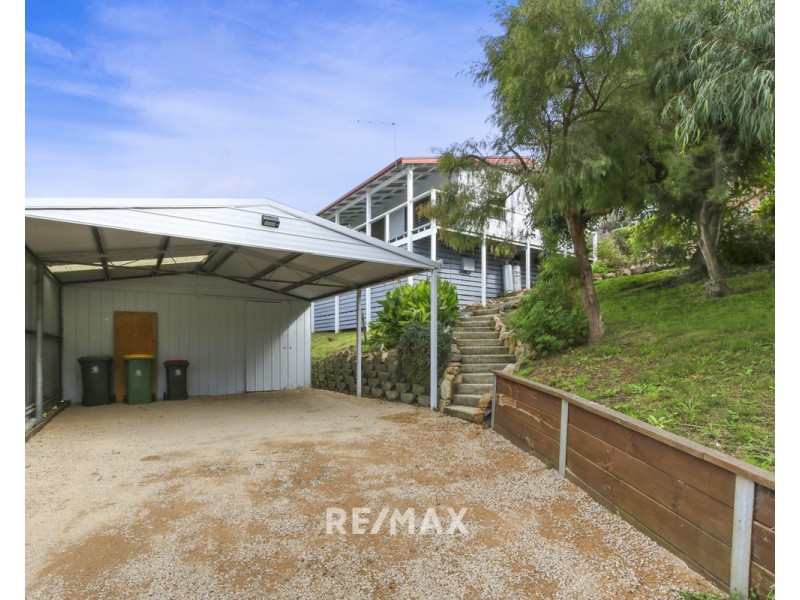 19 Outlook Avenue, Lakes Entrance VIC 3909