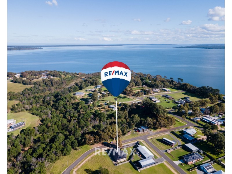 13 Avril Avenue, Metung VIC 3904