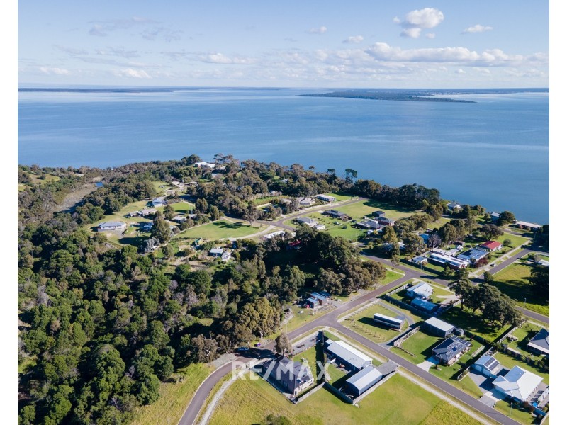 13 Avril Avenue, Metung VIC 3904