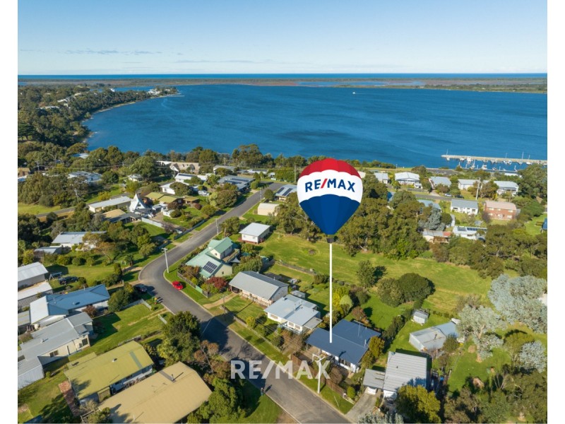 17 Hugh Street, Metung VIC 3904