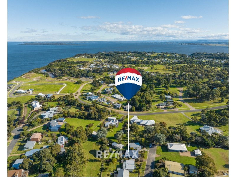 17 Hugh Street, Metung VIC 3904