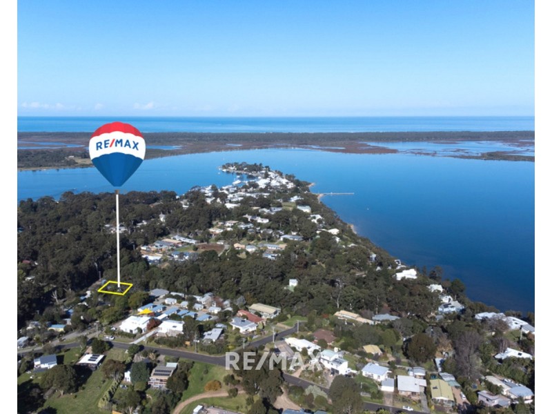 16/1 Mairburn Road, Metung VIC 3904