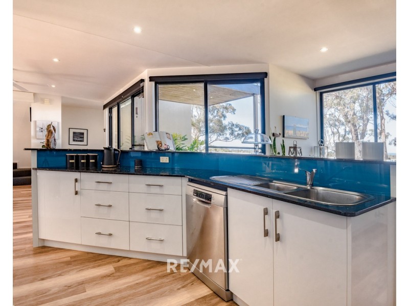 81 Seaview Parade, Kalimna VIC 3909