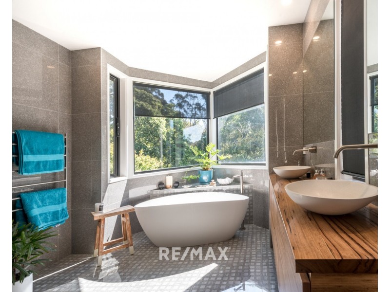 81 Seaview Parade, Kalimna VIC 3909