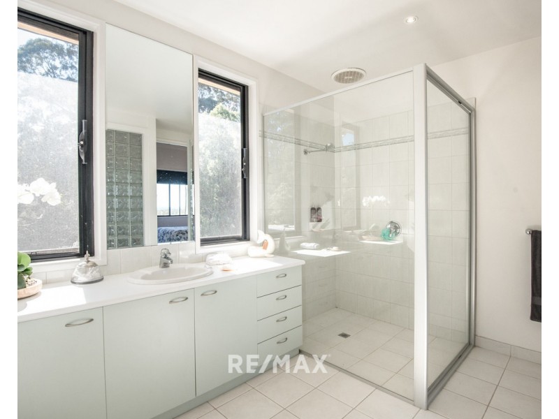 81 Seaview Parade, Kalimna VIC 3909