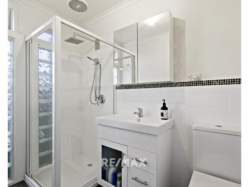 27 Whiters Street, Lakes Entrance VIC 3909