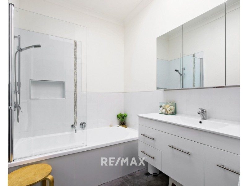 27 Whiters Street, Lakes Entrance VIC 3909