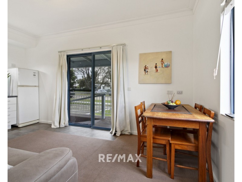 27 Whiters Street, Lakes Entrance VIC 3909