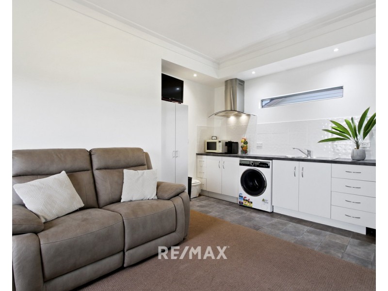 27 Whiters Street, Lakes Entrance VIC 3909