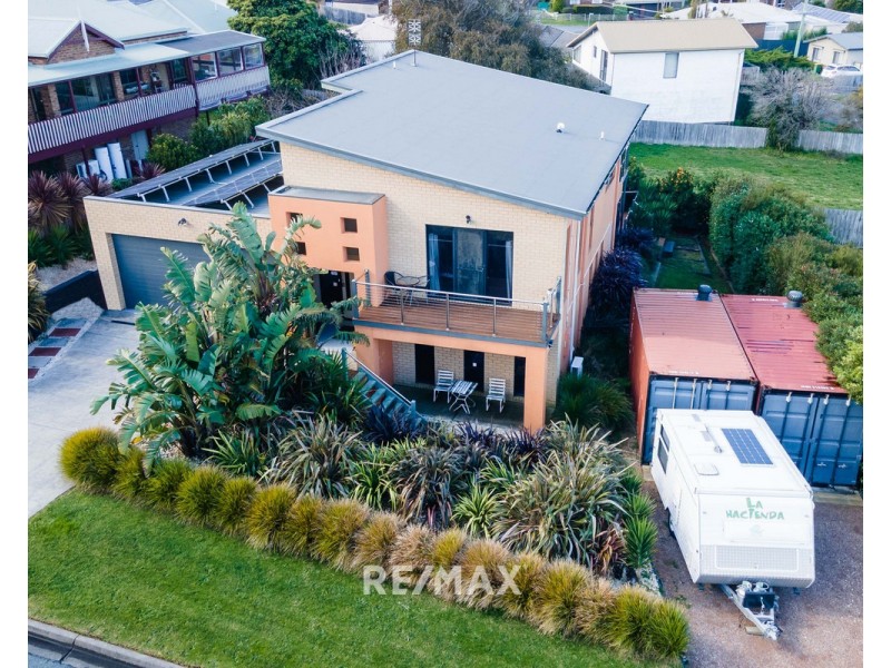 4 Hillcrest Rise, Lakes Entrance VIC 3909