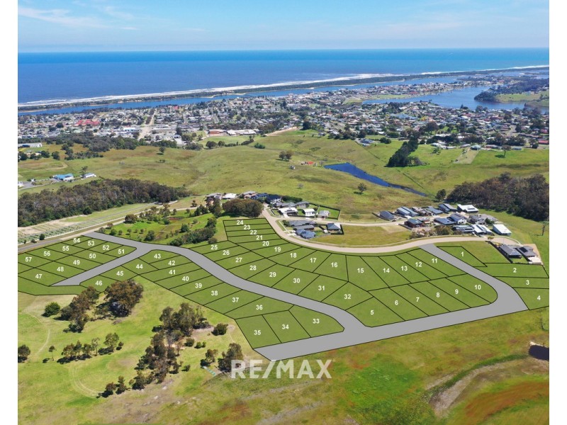 52 Country Club Drive, Lakes Entrance VIC 3909