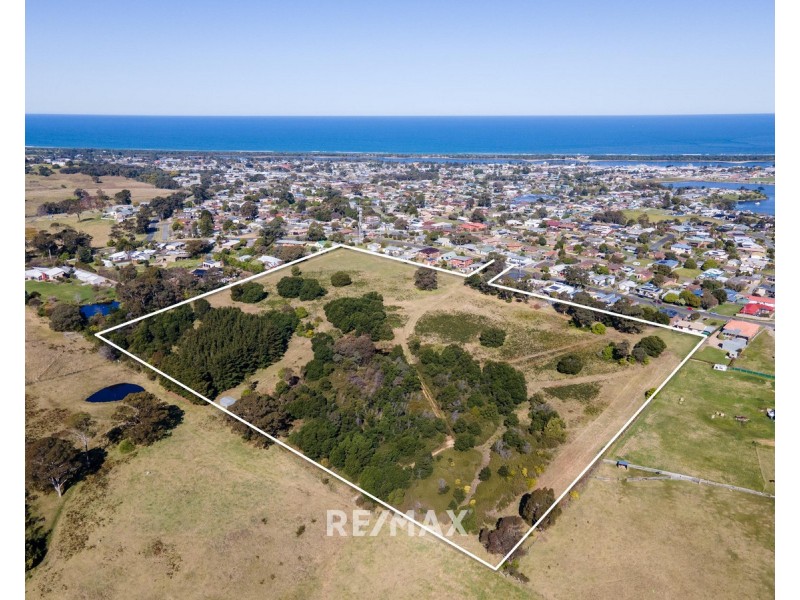 34a Capes Road, Lakes Entrance VIC 3909