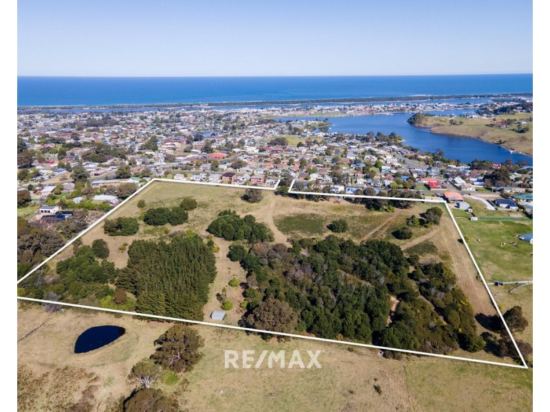 34a Capes Road, Lakes Entrance VIC 3909