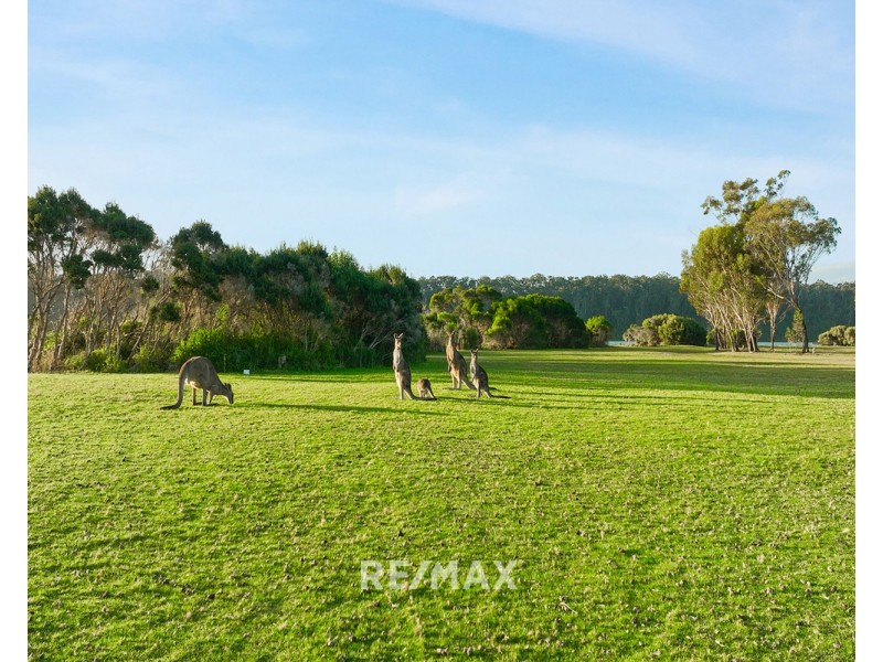 Fraser Island Nyerimilang, Nyerimilang VIC 3909