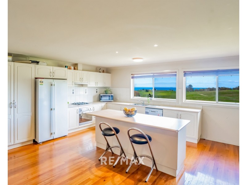 60 Thorpes Lane, Lakes Entrance VIC 3909