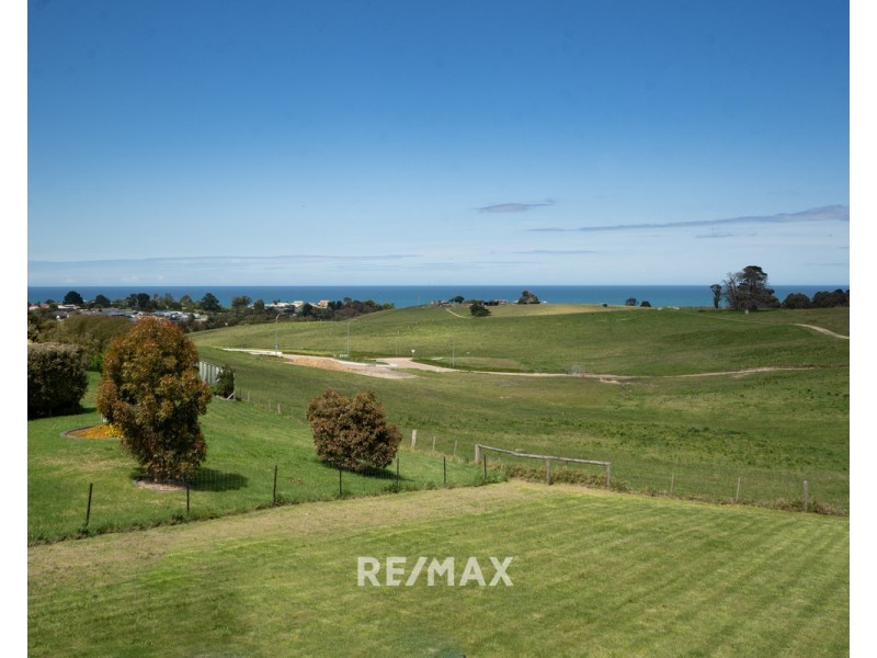 60 Thorpes Lane, Lakes Entrance VIC 3909