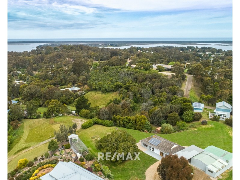 14 Moorhouse Street, Metung VIC 3904