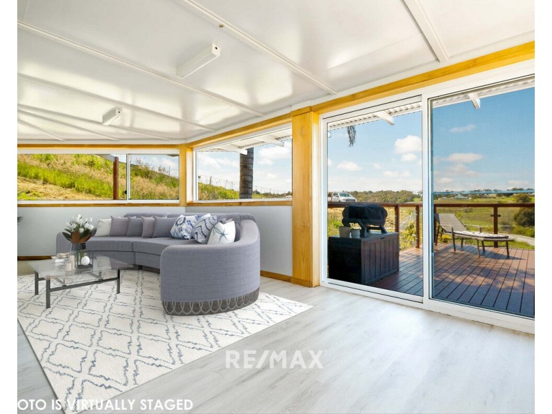 21 Outlook Avenue, Lakes Entrance VIC 3909