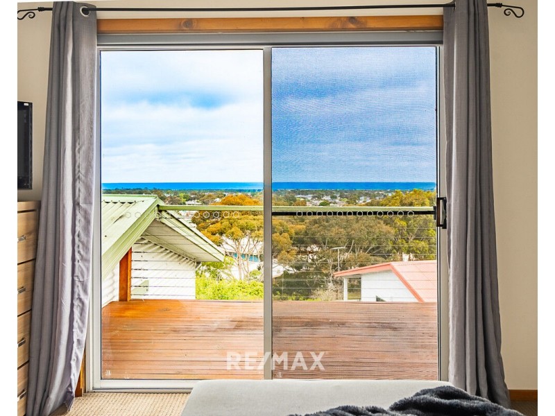 21 Outlook Avenue, Lakes Entrance VIC 3909