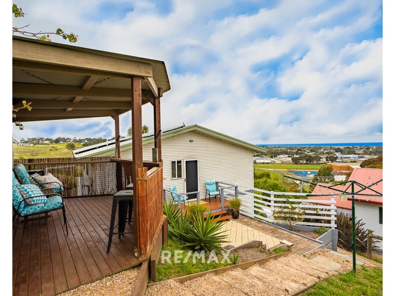 21 Outlook Avenue, Lakes Entrance VIC 3909